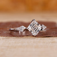 Kite side stones suit Asscher cut diamond ring.
