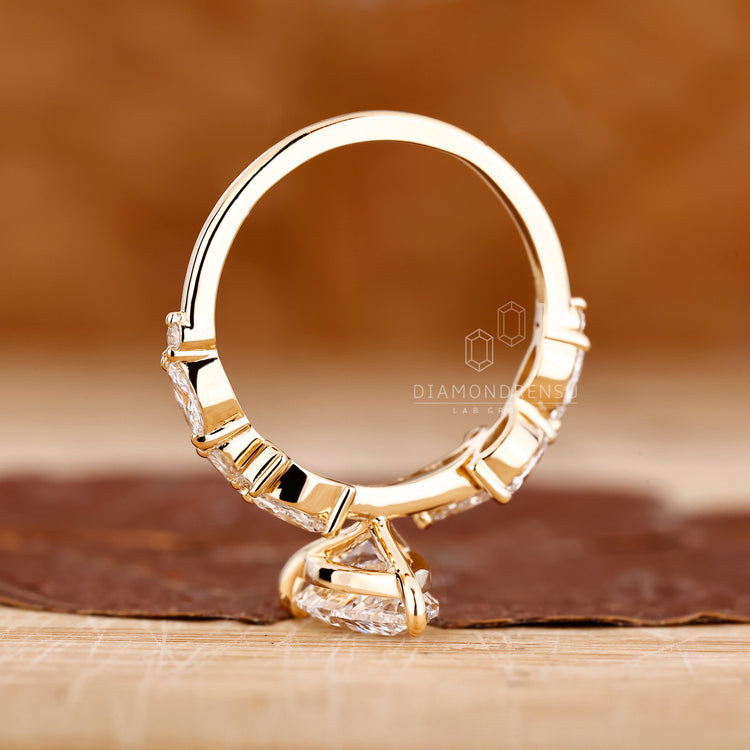 Buy Engagement ring in yellow gold diamond ring.
