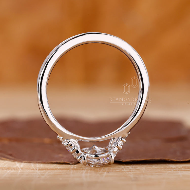 Buy Engagement ring with white gold diamond ring.
