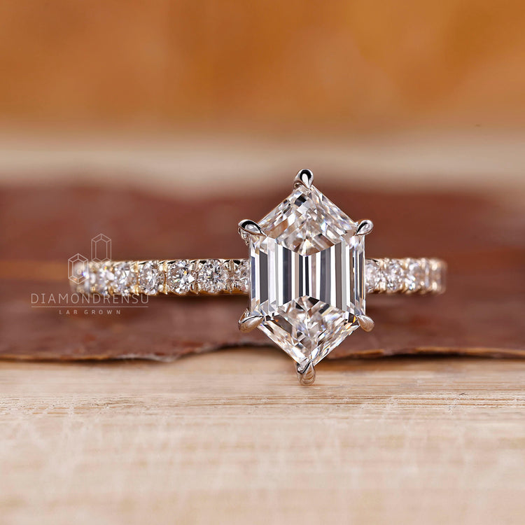 IGI certified pave diamond ring style.
