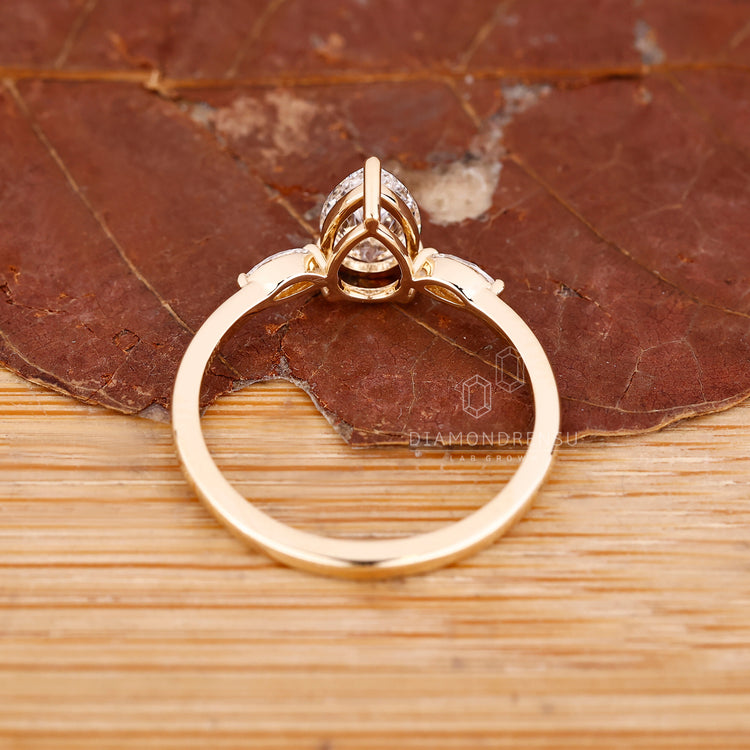 Pear cut diamond ring available in 0.80 to 2 CT.
