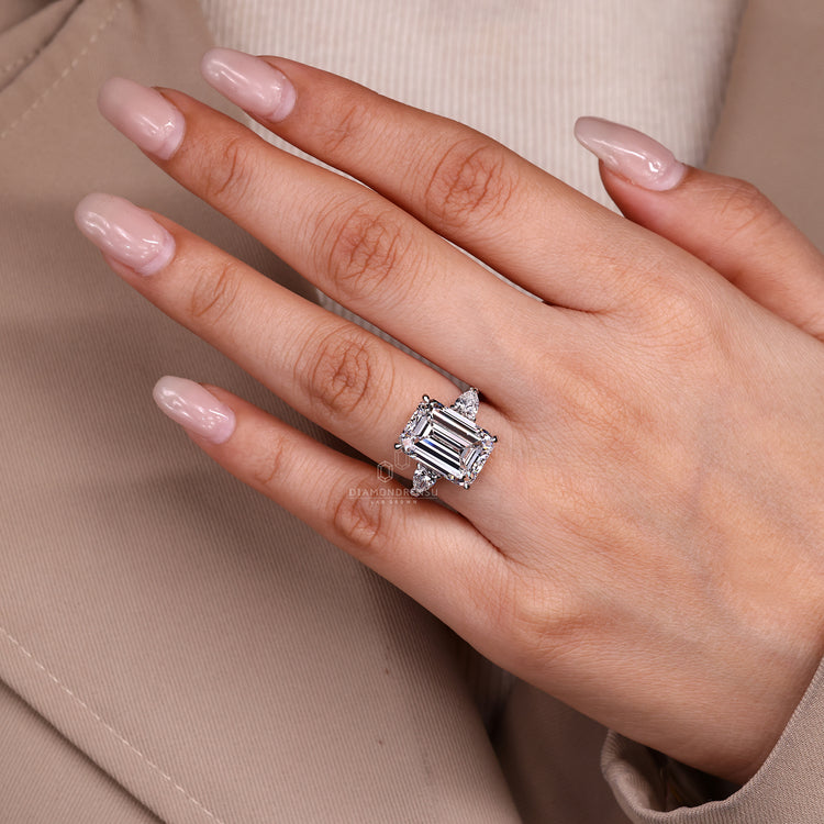 Diamondrensu AU Emerald Cut Diamond Ring handmade.
