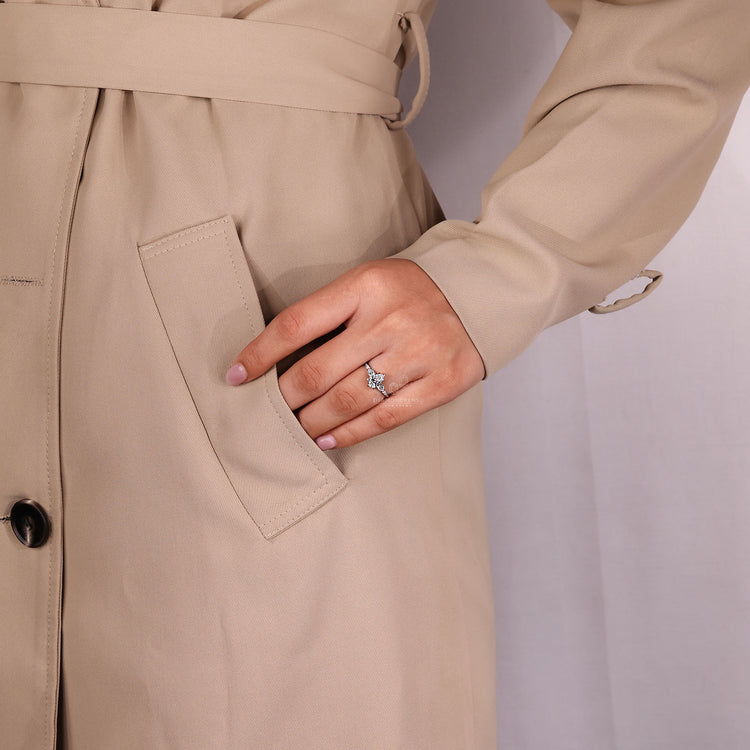 Pear cut ring seven stone v prong prong setting.
