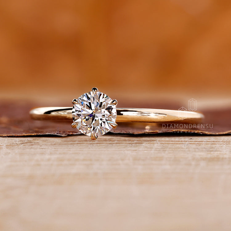 Lab grown round diamond ring solitaire six claw.
