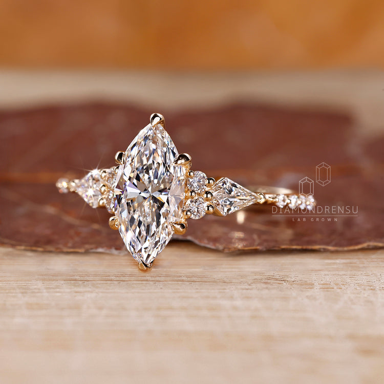Diamondrensu AU handmade marquise diamond engagement ring.