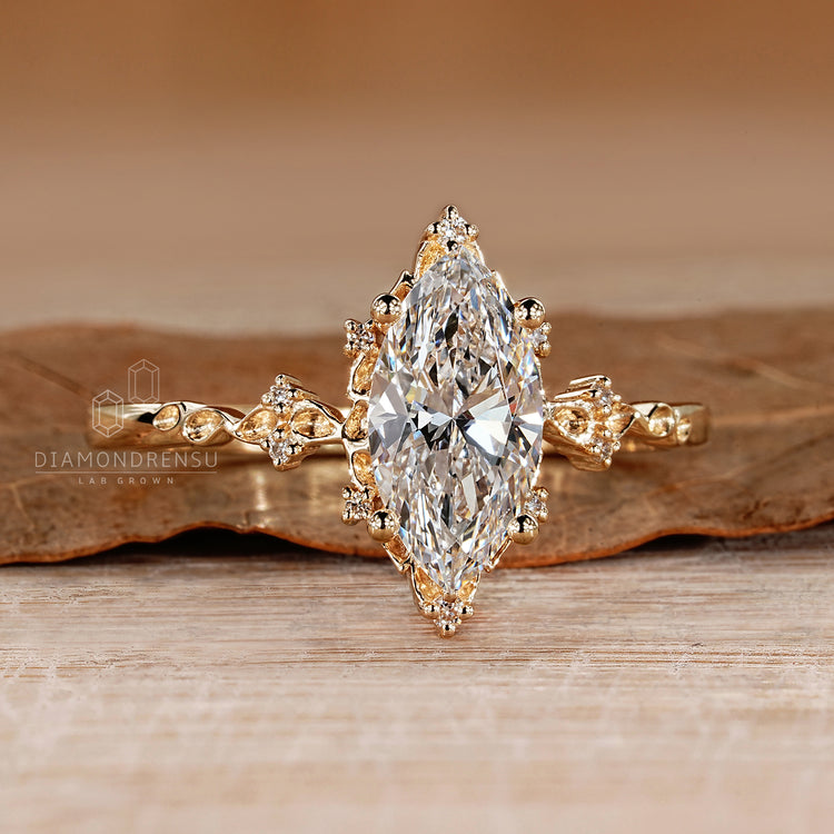 Marquise cut ring round stones nature design.