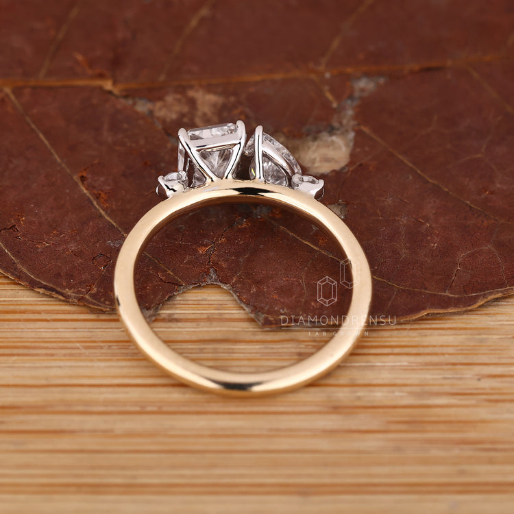 Toi et moi pear radiant ring lab grown diamond.
