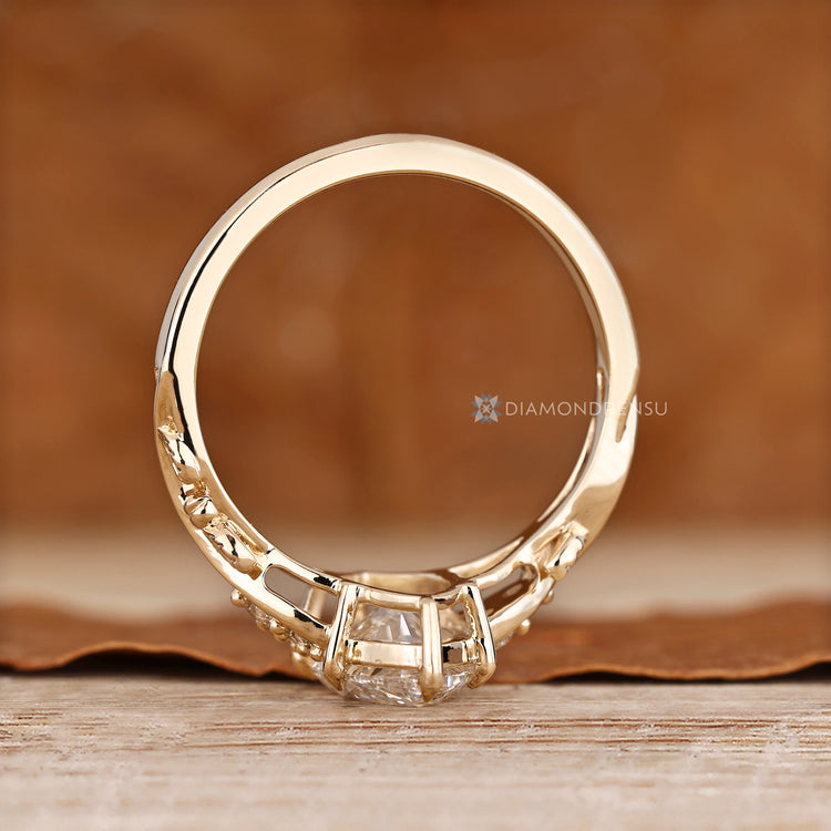 Marquise cut diamond ring IGI certified.