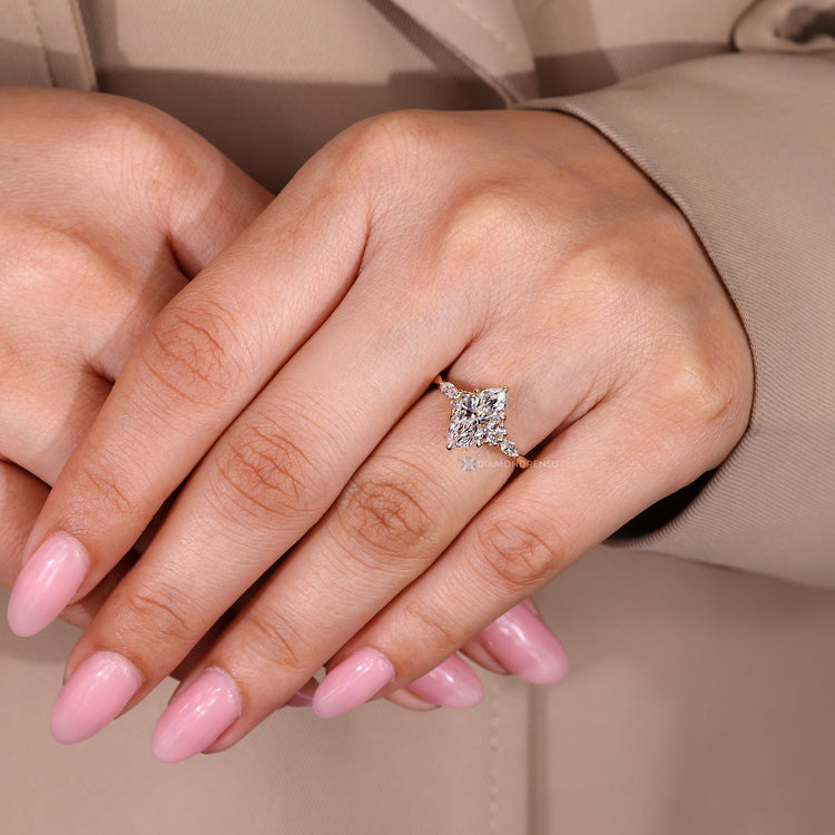 Diamondrensu AU marquise diamond ring with Muse setting.