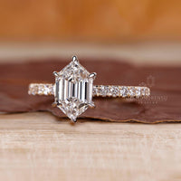 Diamondrensu AU handmade pave diamond ring.
