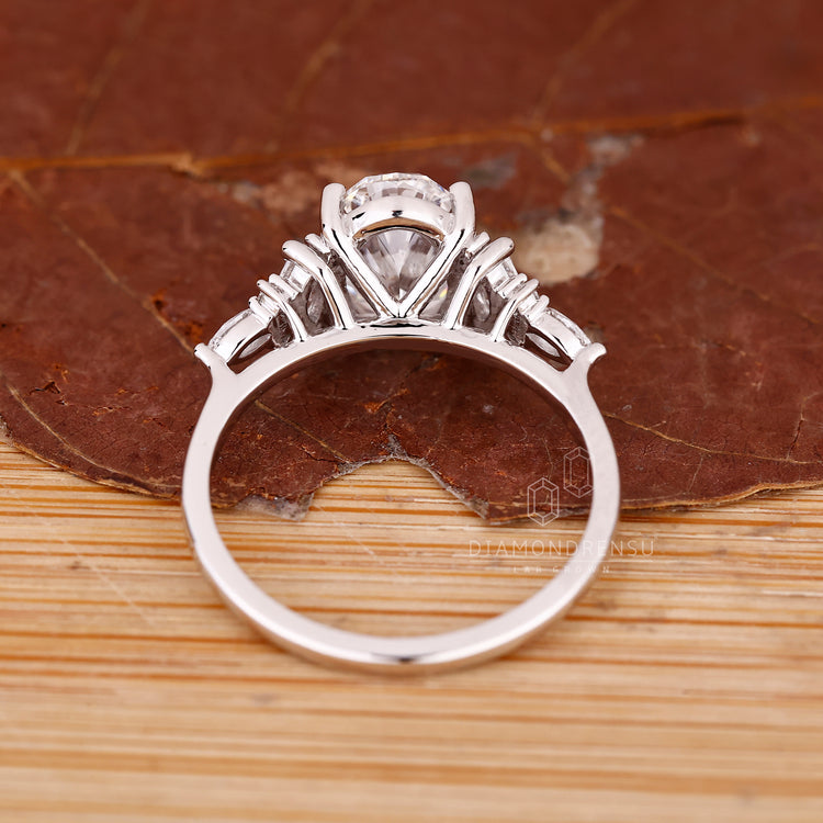 Oval diamond ring available in 1 to 2 CT.
