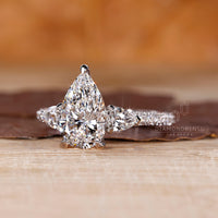Diamondrensu AU handmade cathedral diamond ring.
