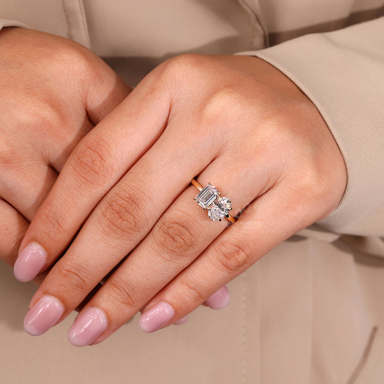 Toi et moi diamond ring emerald oval prong style.
