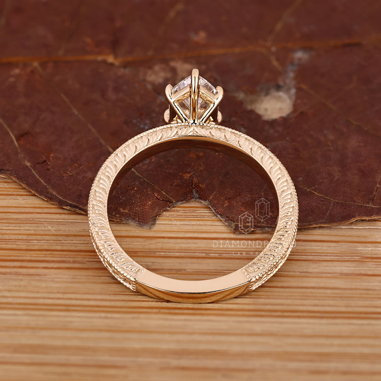 IGI certified Dutch marquise ring milgrain design.