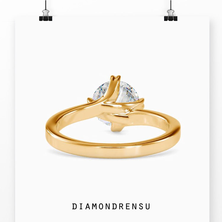 Round cut diamond ring showcasing brilliance from every angle.
