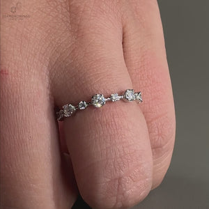 Full eternity band in round diamond wedding band.
