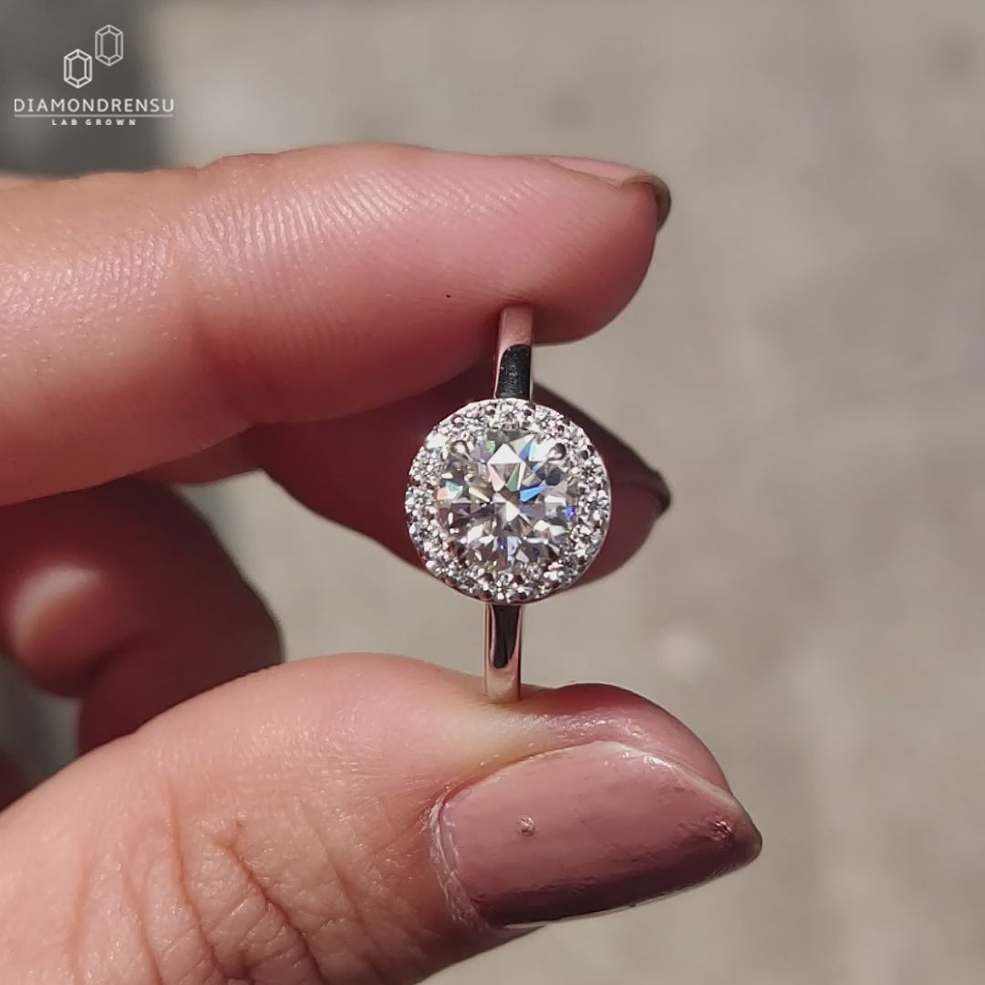 0.82 CT Round Cut Halo Lab-Grown Diamond Ring