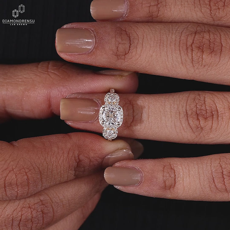3 stone diamond ring in cushion cut diamond ring style.
