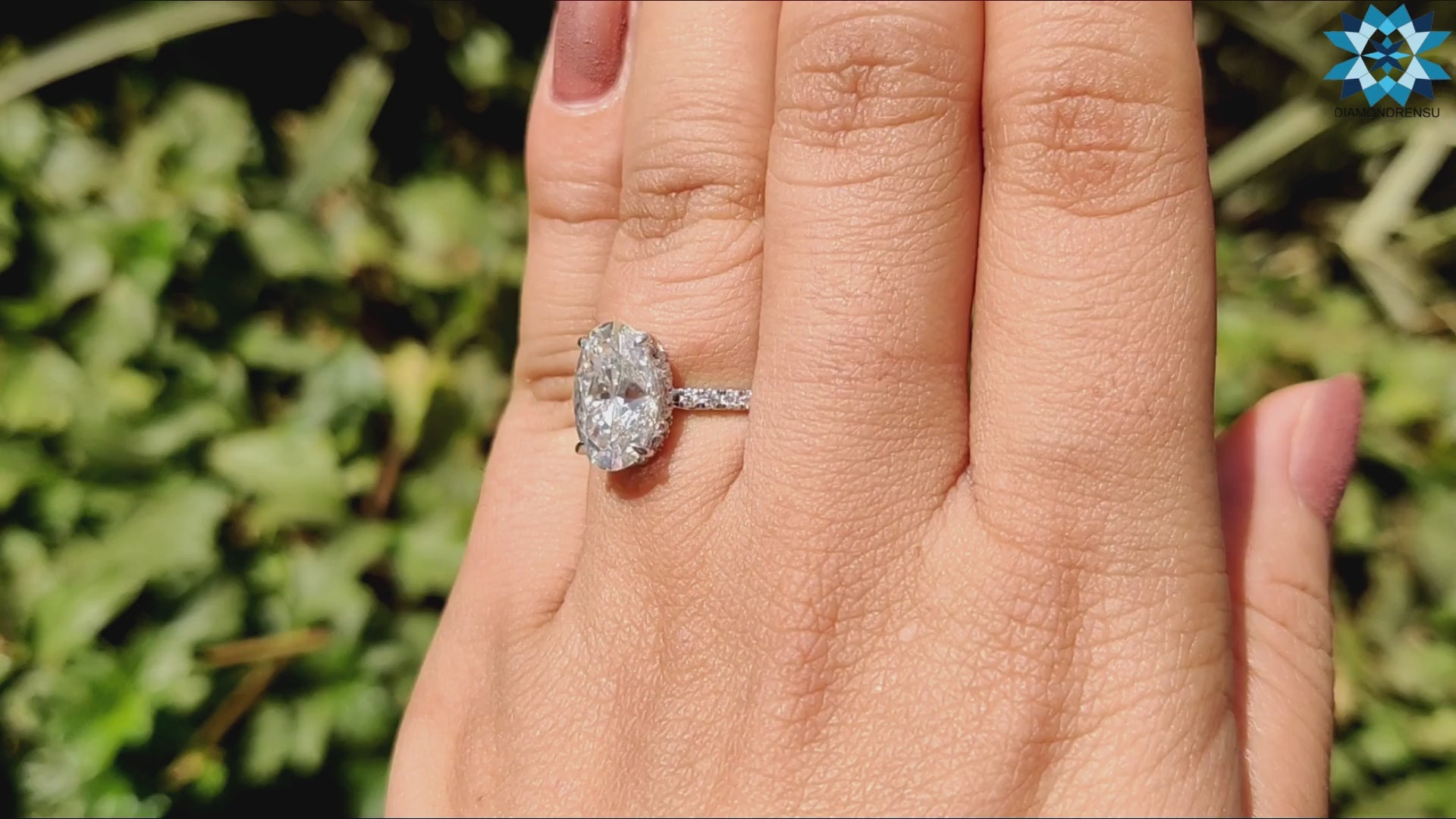 Crushed Ice Oval Cut Moissanite Engagement Ring