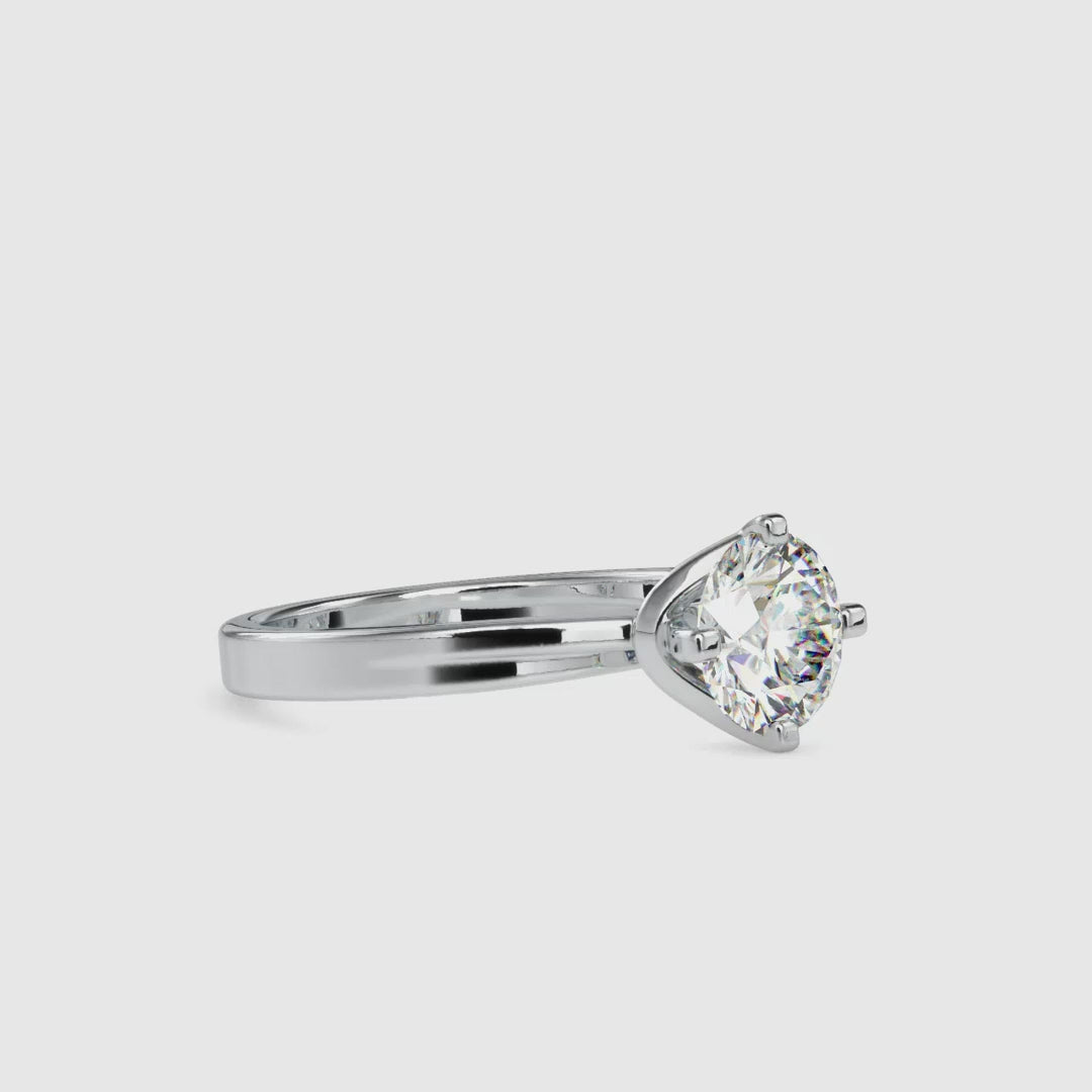 Round Diamond Ring in Classic Design for Engagement