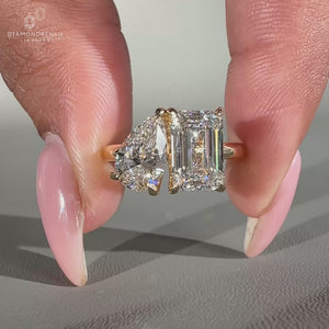 Claw prong setting used in 2 stone diamond ring.
