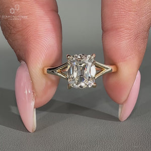 Split shank ring made with 4 claw prong setting.

