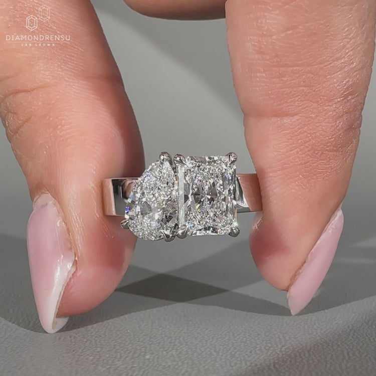 Handmade two stone diamond ring in Toi et Moi style.

