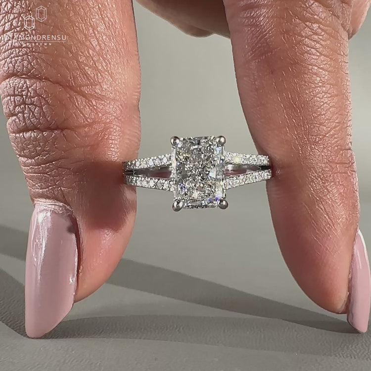 Hidden halo ring matched with cathedral setting ring.
