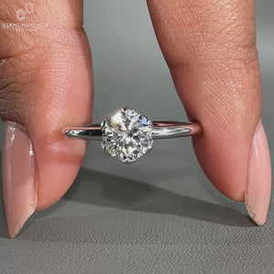 round diamond ring designed as simple diamond ring.
