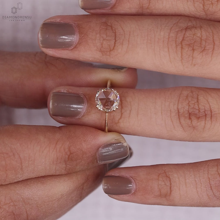 Knife edge shank ring paired with milgrain setting.
