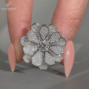 Handmade vintage diamond cluster ring design.
