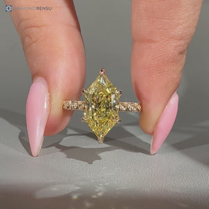 Dutch marquise ring flower detailing band design.