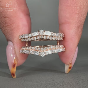 Double curved wedding band in rose gold wedding band.
