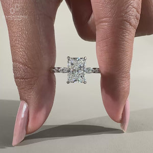 A marquise cut diamond that stands out every day.
