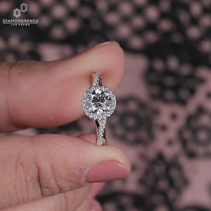 0.87 CT Round Cut Lab-Grown Diamond Ring