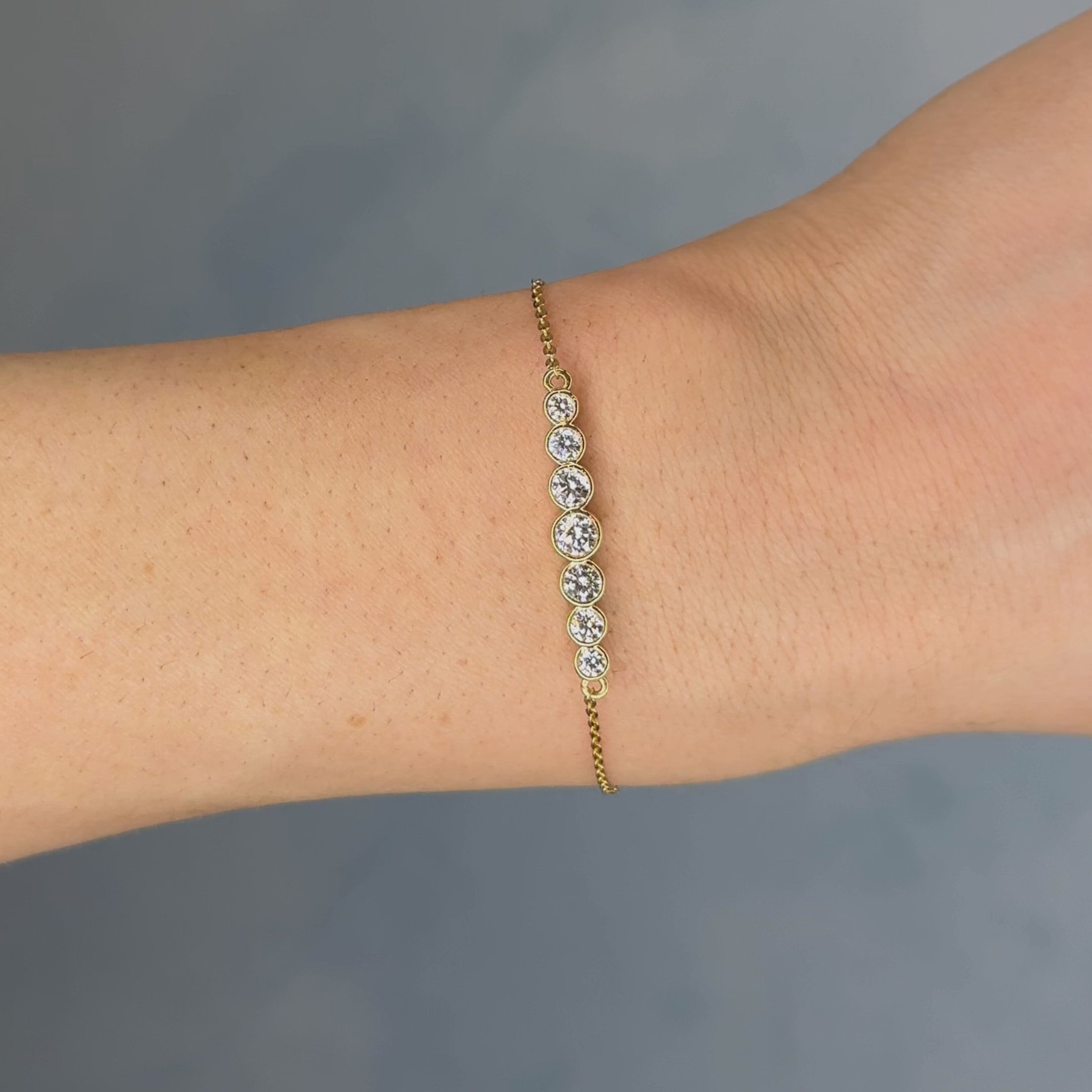 Round Brilliant Lab-Grown Diamond Bezel-Set Seven-Stone Bracelet 0.9 TCW - 18K Yellow Gold