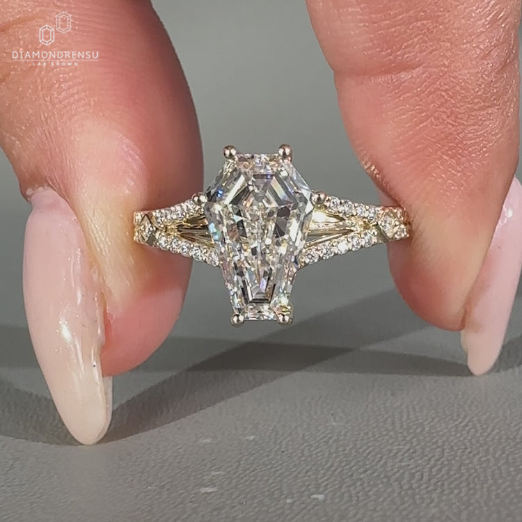 Coffin diamond ring split shank vintage design.