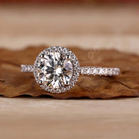 lab grown diamond engagement ring
