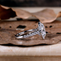 Oval Lab-Grown Diamond Halo Ring 2.5 CT