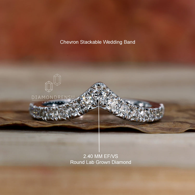 AUSM0266 Round Lab-Grown Diamond Chevron V Shape Wedding Band 18K White Gold - Size N