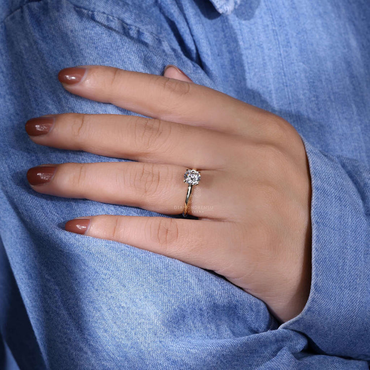 Round Cut Lab-Grown Diamond Solitaire Ring 0.9 CT