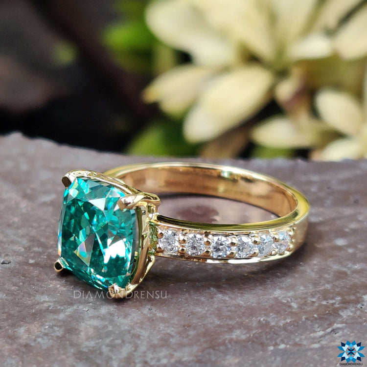 pave set ring