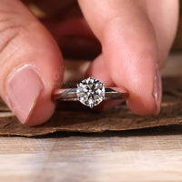 Round Lab-Grown Diamond Knife Edge Ring 1 CT