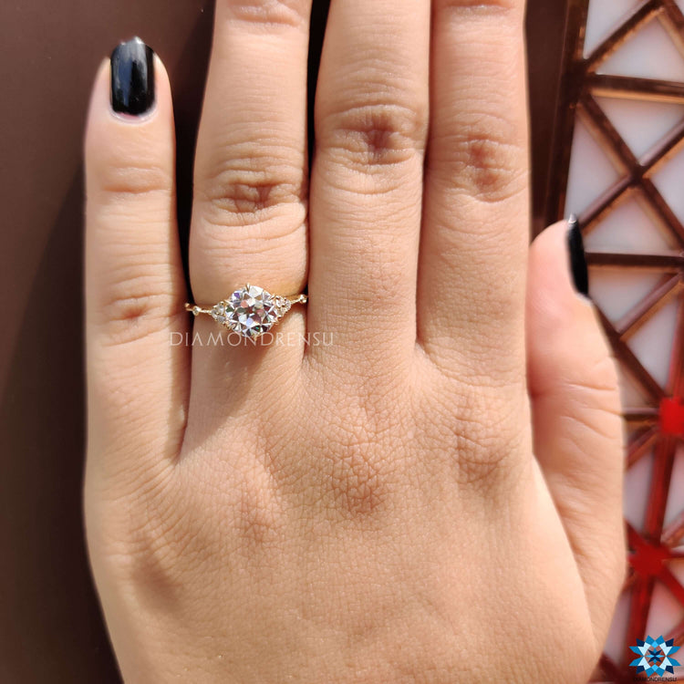 moissanite wedding ring - diamondrensu