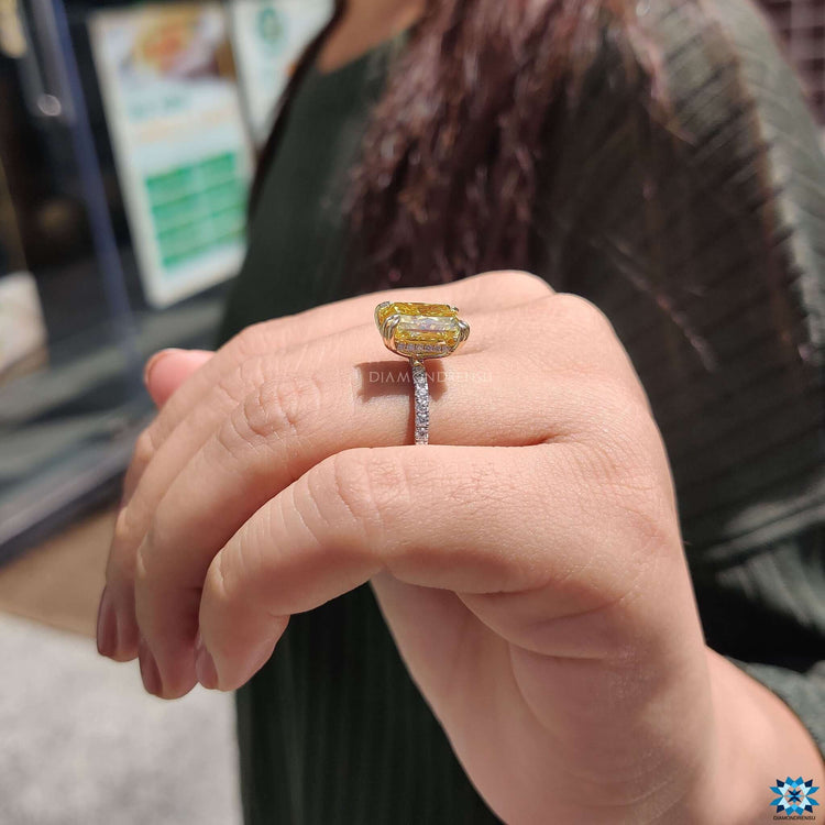 Yellow and white gold ring creates elegant contrast.
