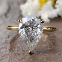 pear cut moissanite engagement ring - diamondrensu