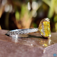 Double claw prong setting holds the gem securely.
