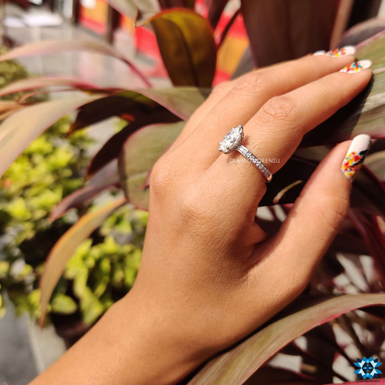 moissanite wedding ring