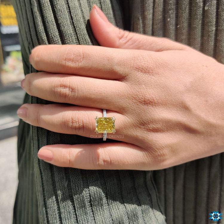 Moissanite gives this ring brilliant fire and shine.
